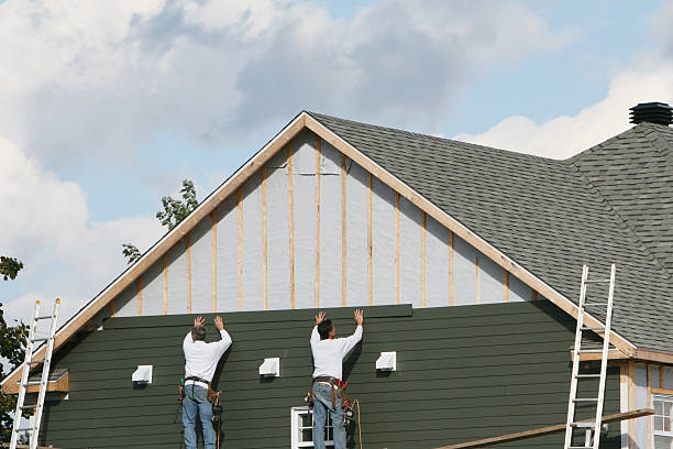 Professional Siding Replacement technician working in North Lawrence, OH